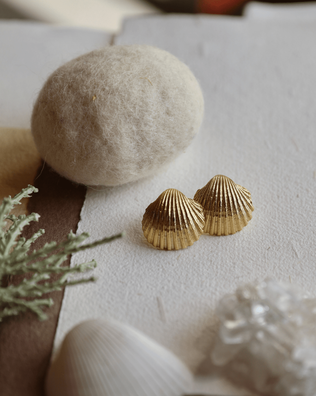Shell Earrings - Gold