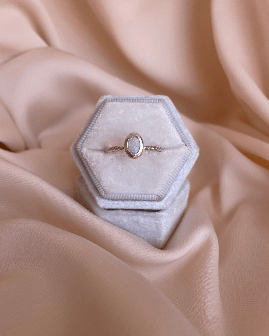 “Luna Thread” Opal Ring