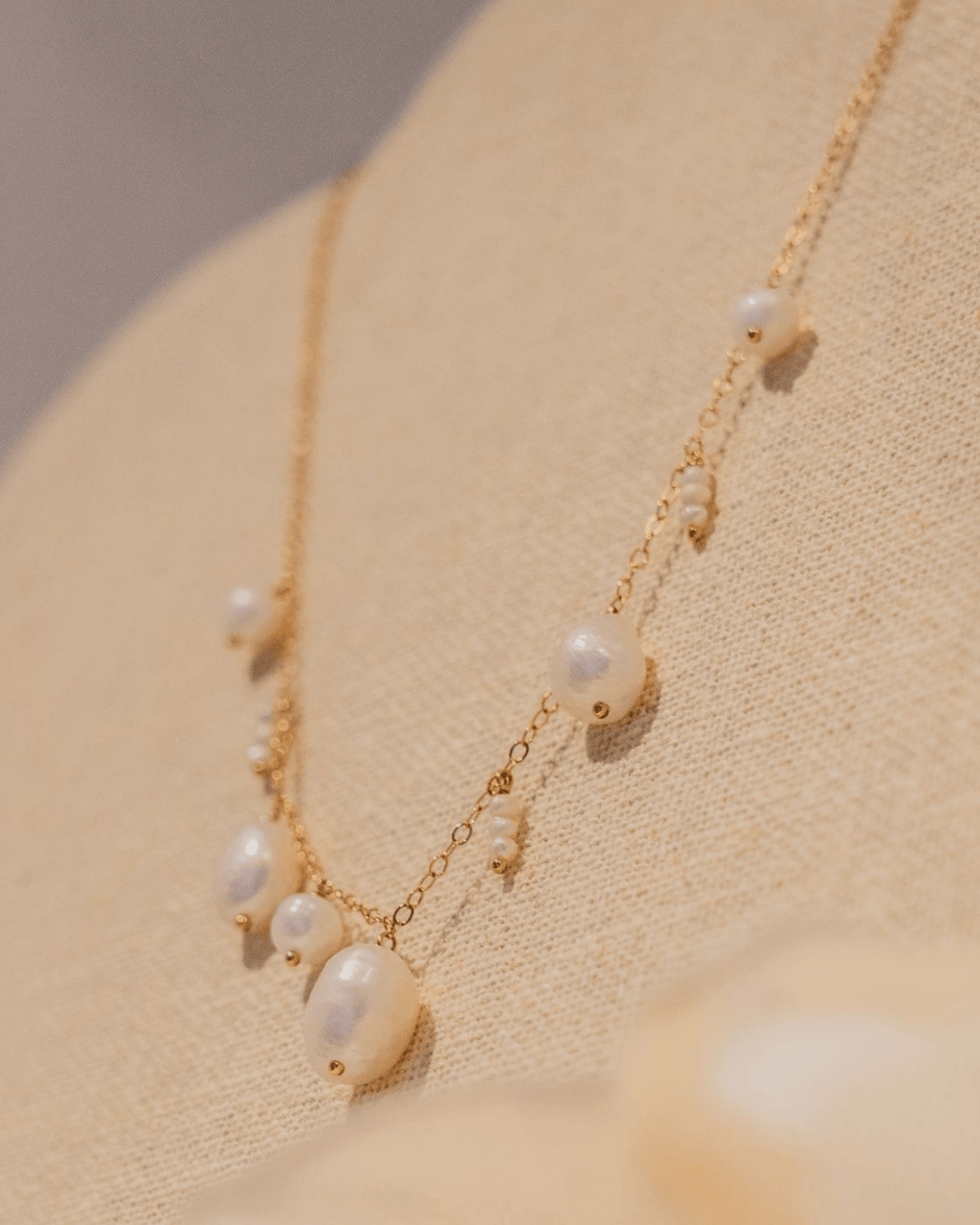 Drop Pearls Necklace