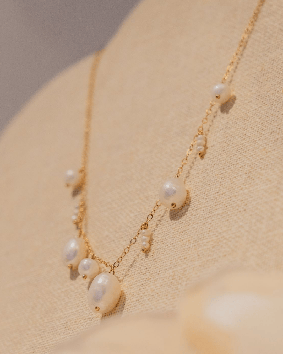 Drop Pearls Necklace